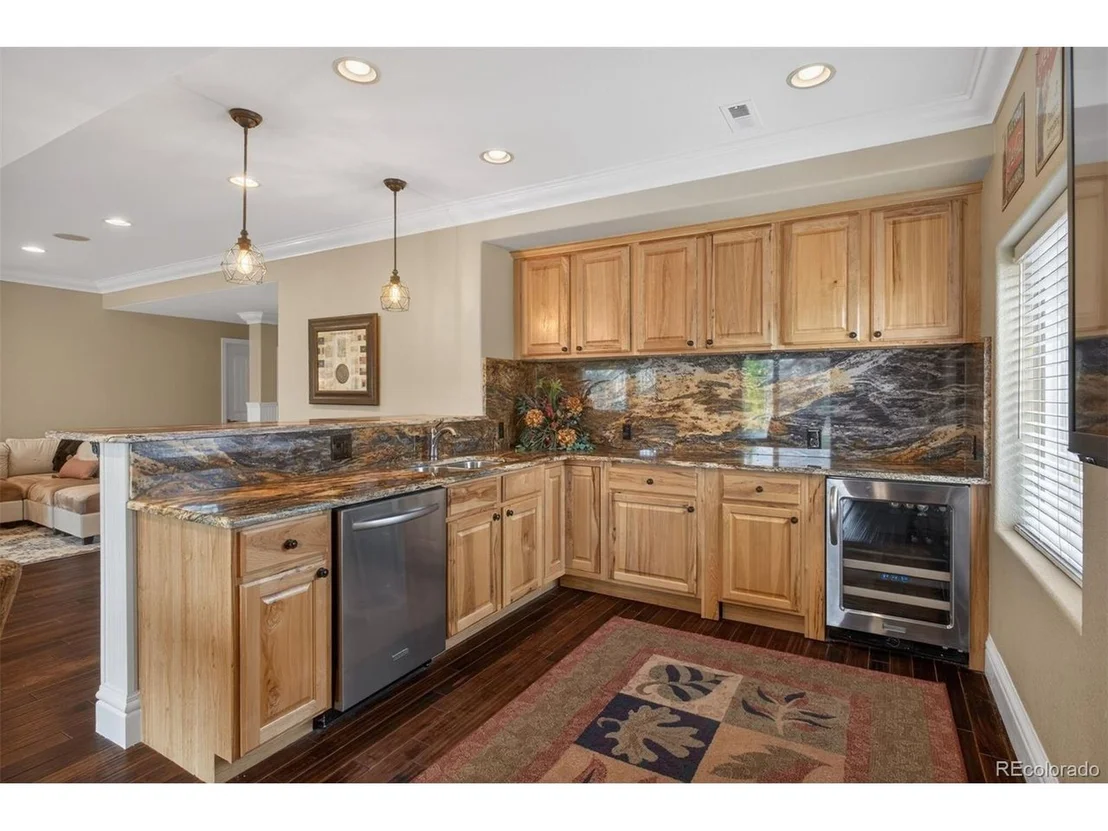 Photo of 479 Maplehurst Dr