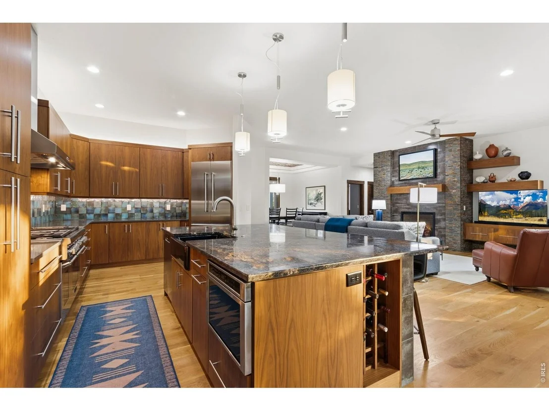 Photo of 5241 Hialeah Dr