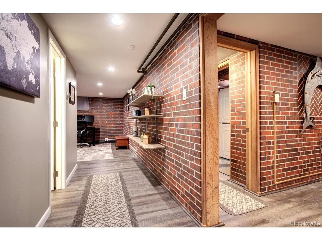 Photo of 1300 Elm St