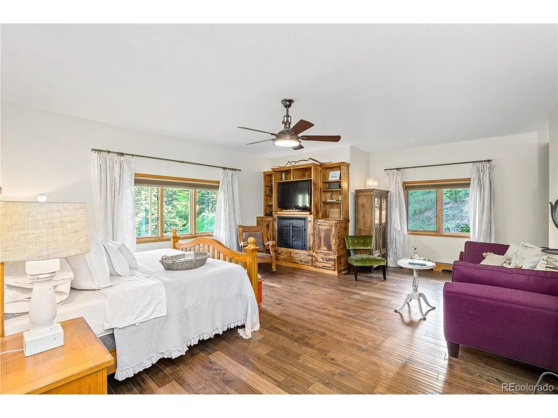 Photo of 180 Enchanted Rd