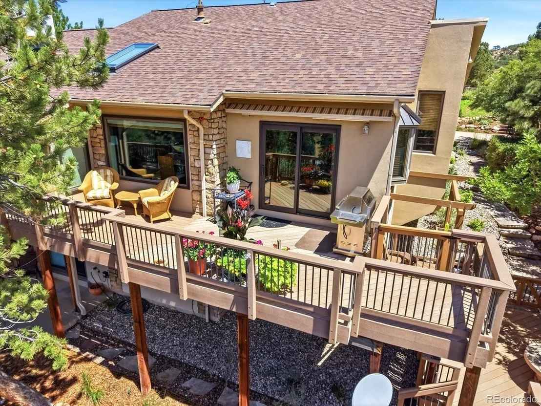 Photo of 5961 Crestbrook Dr