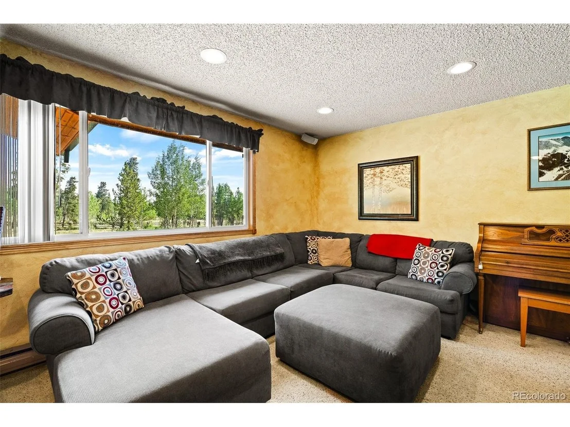 Photo of 163 Meadow View Ln