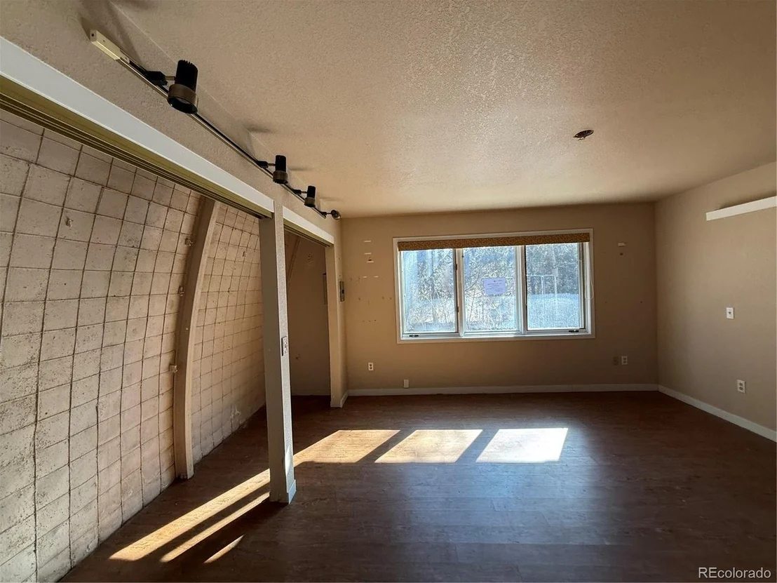 Photo of 663 Aspen Rd