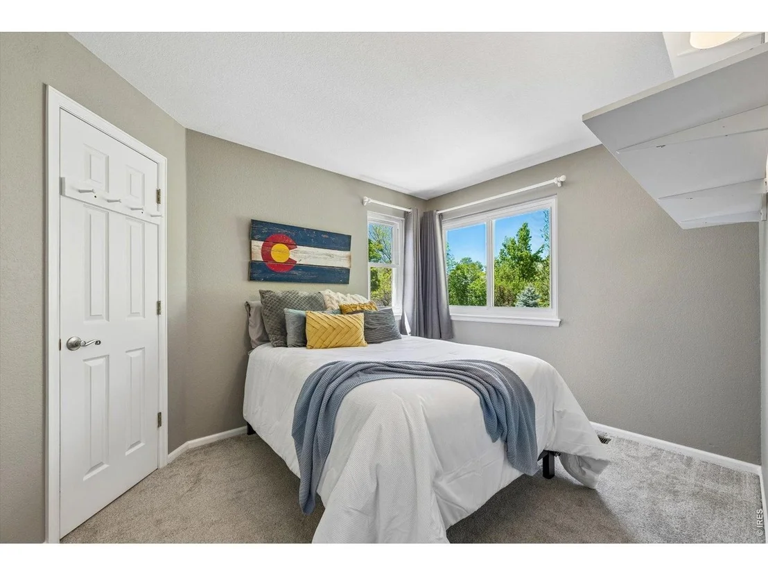 Photo of 562 Spruce Cir