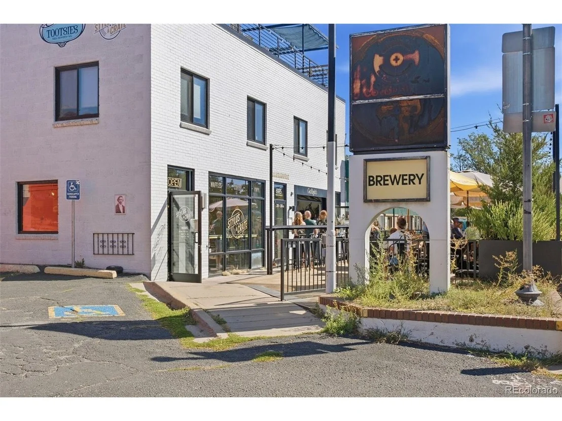 Photo of 4155 Jay St