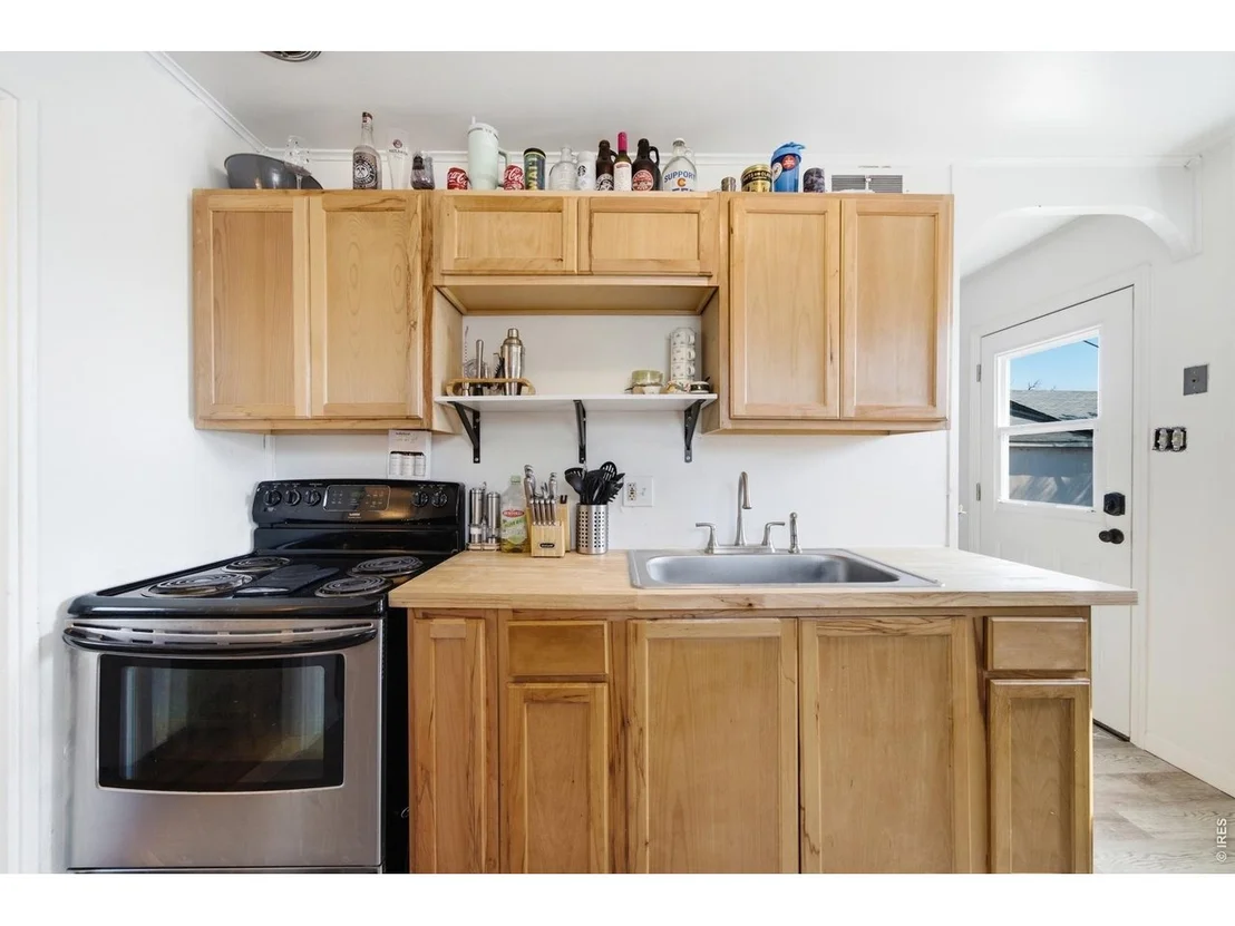 Photo of 2316 6th Ave