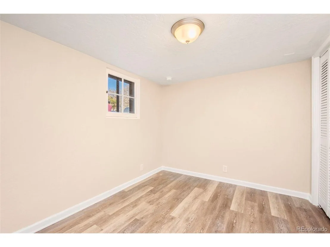 Photo of 921 12th Ave
