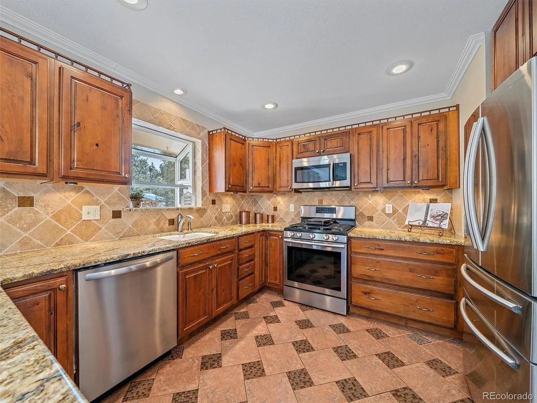Photo of 1293 Woodside Dr