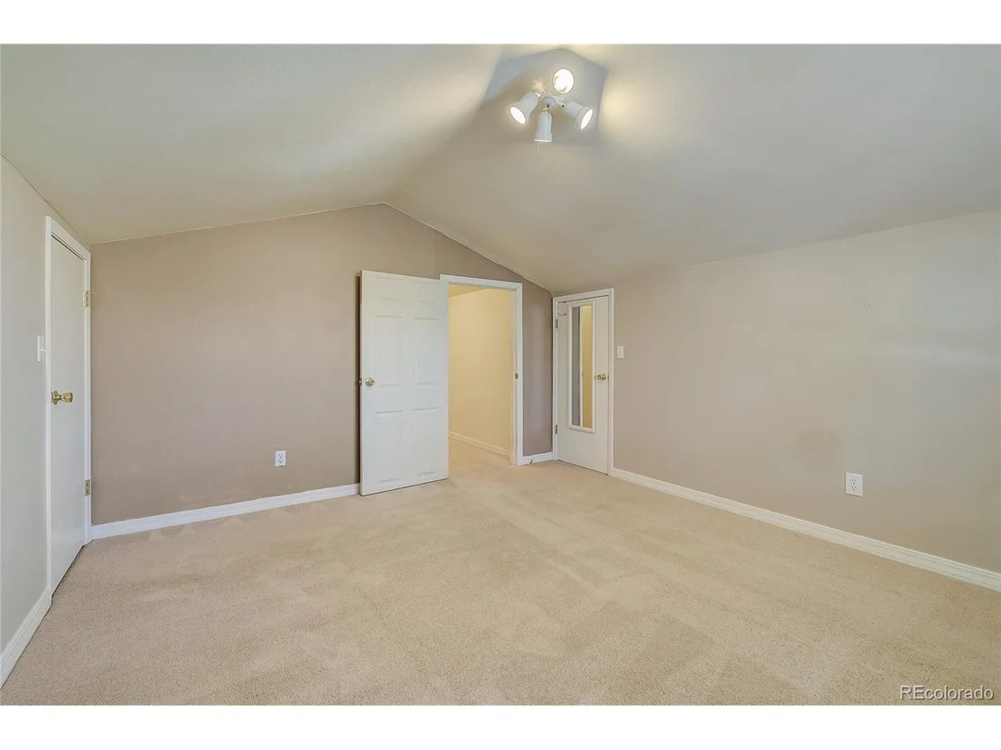 Photo of 1670 Ridgeview Cir