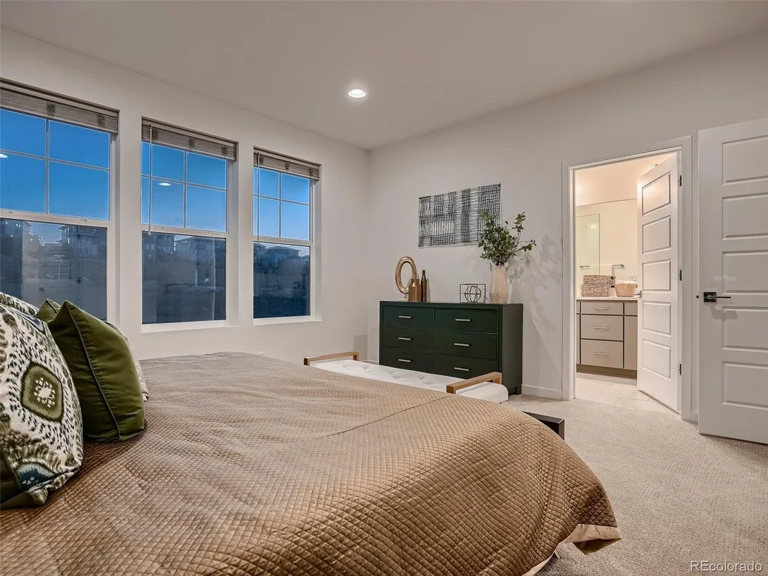 Photo of 11025 Sunshimmer Cir