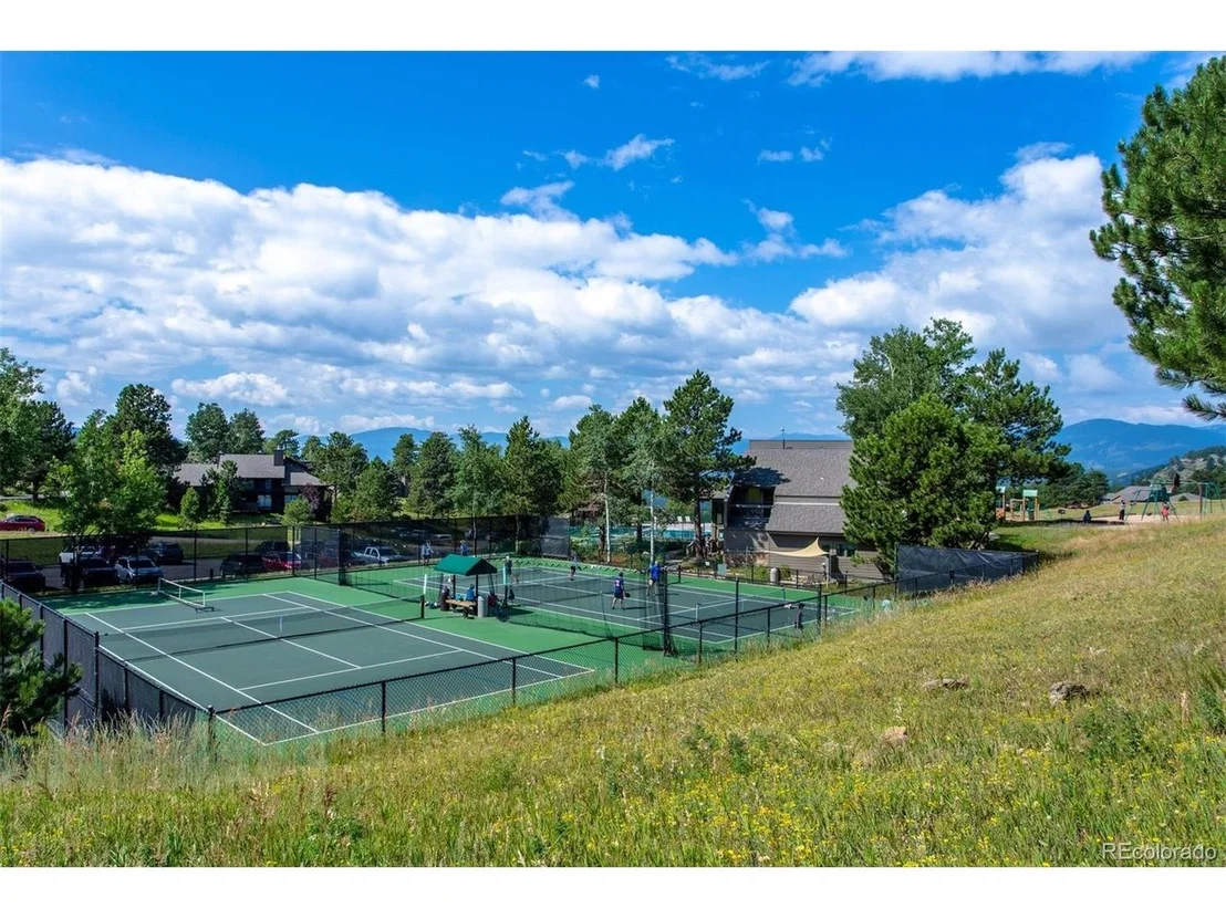 Photo of 1674 Tamarac Dr