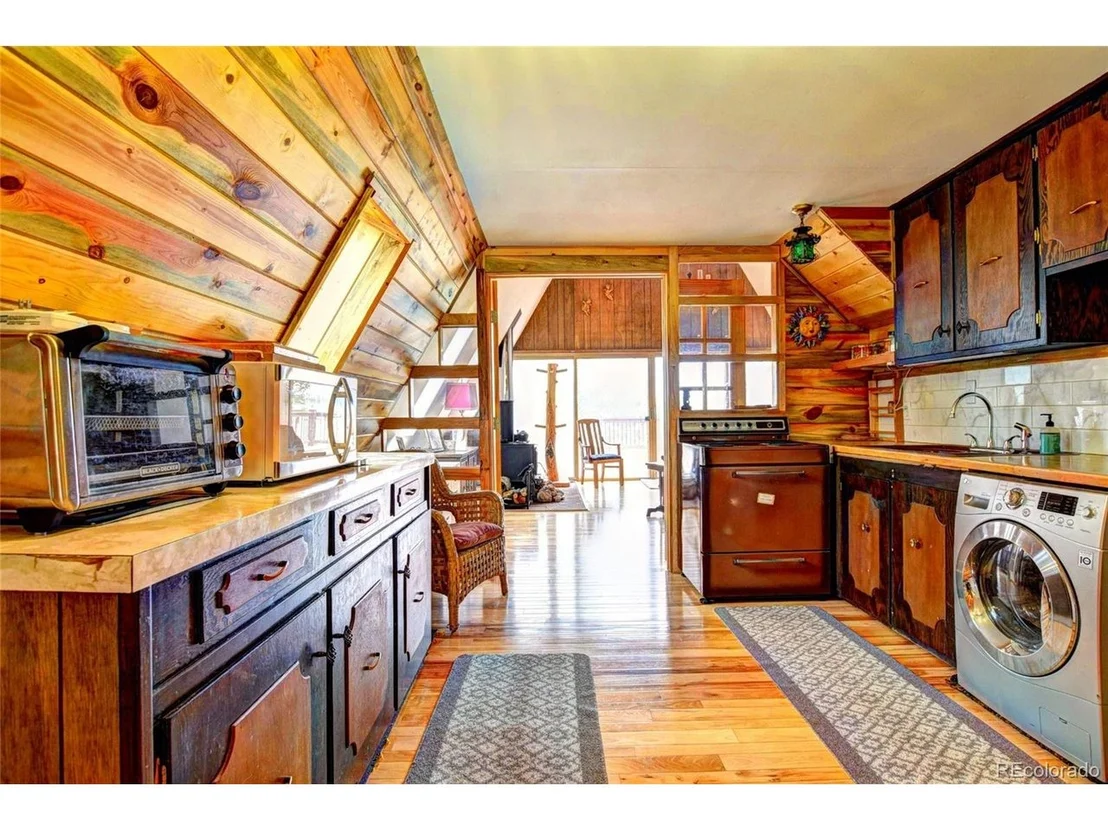 Photo of 567 Haida Rd