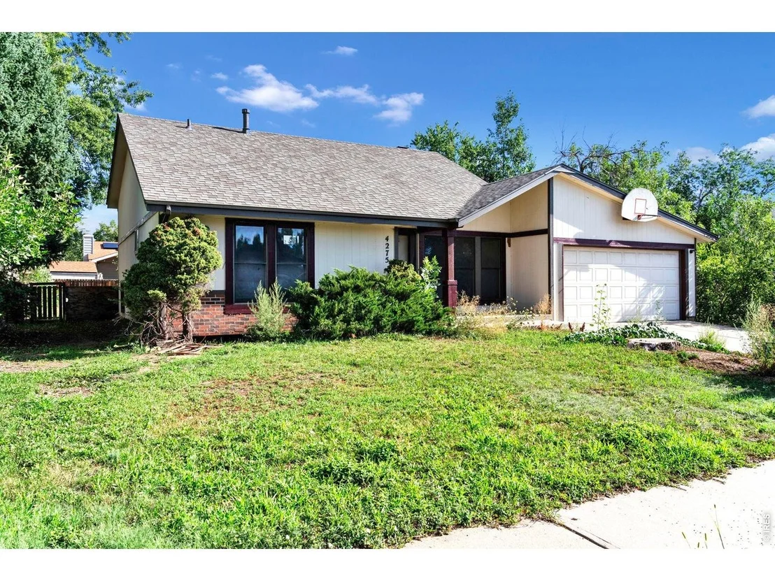 Photo of 4275 Redwood Pl