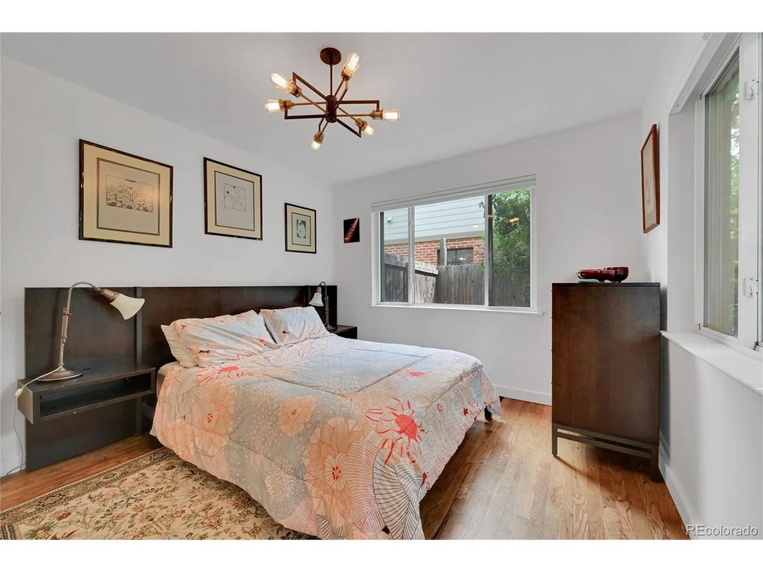 Photo of 845 Jasmine St