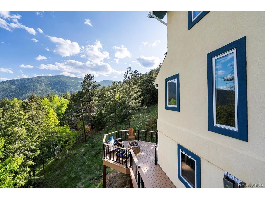 Photo of 1194 Snyder Mountain Rd