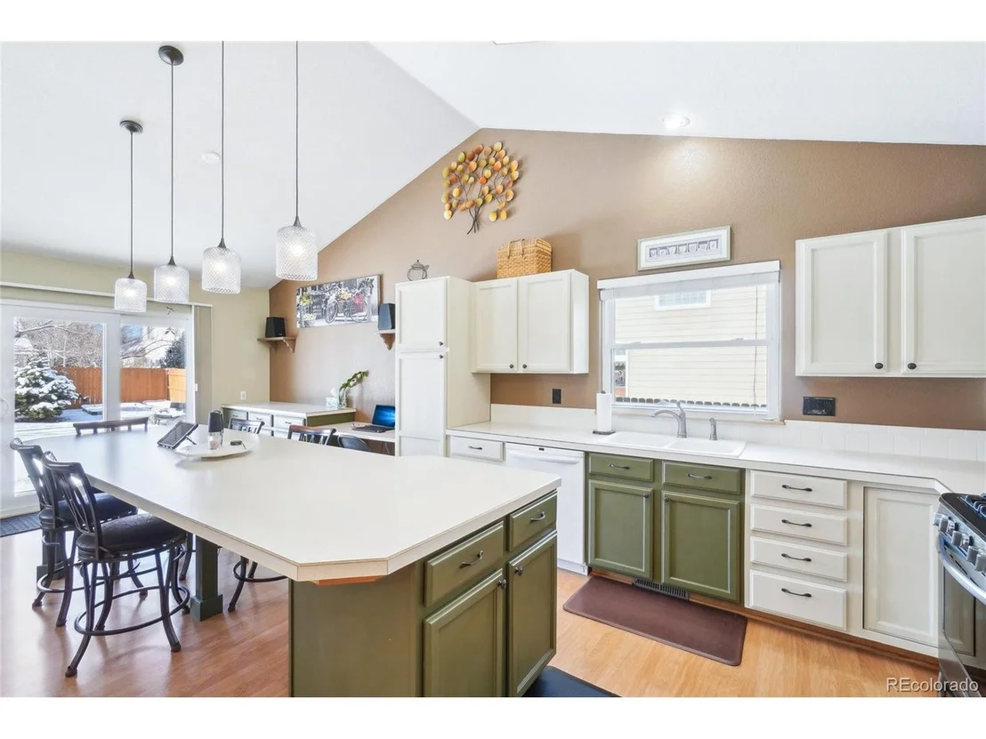 Photo of 556 Barnwood Dr