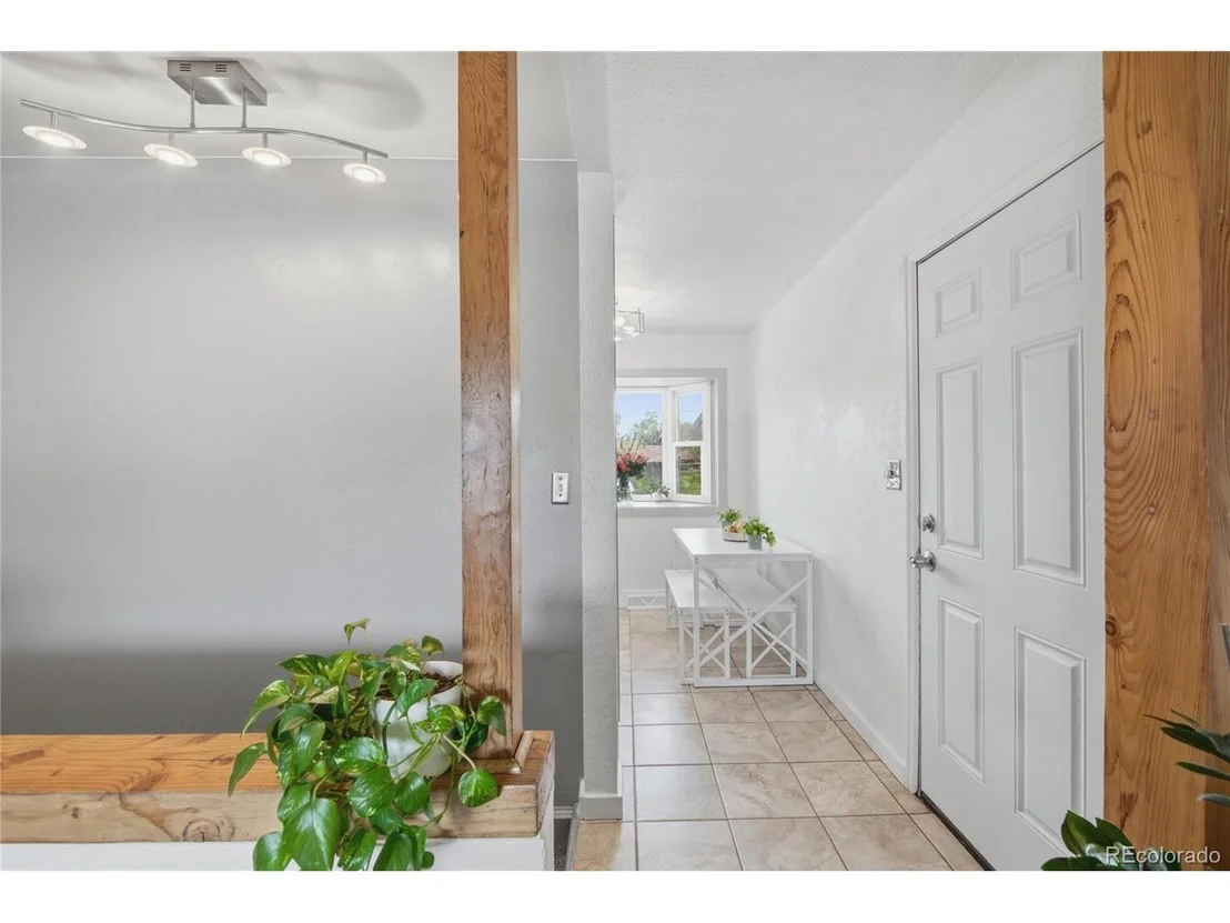 Photo of 580 W 79th Pl