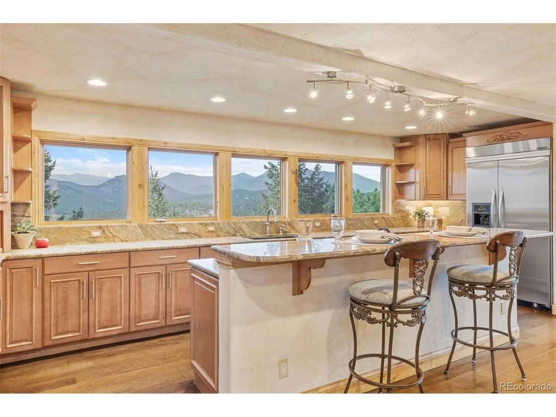 Photo of 27400 Overlook Dr