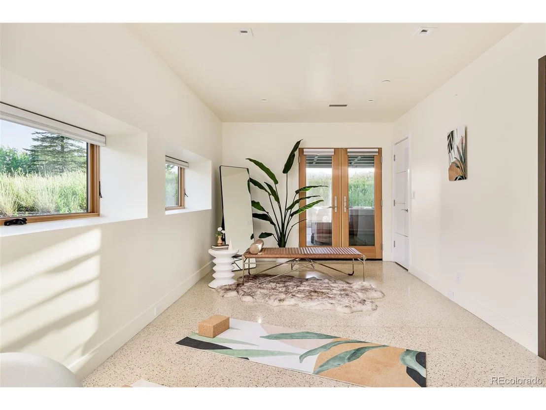 Photo of 987 Lost Angel Rd