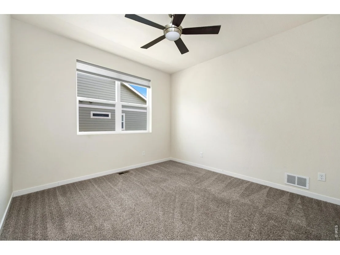 Photo of 1141 E Ibex Dr