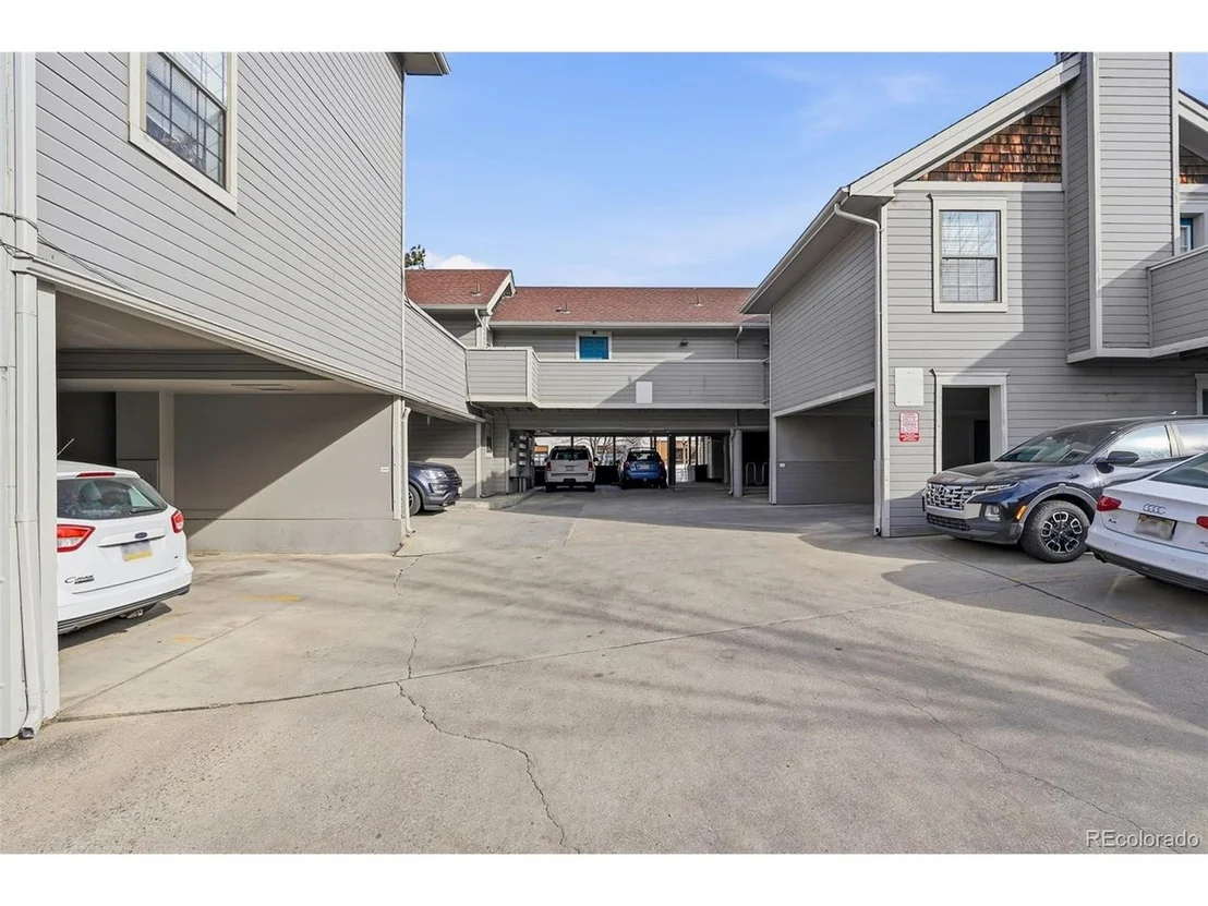 Photo of Unit 206 at 1405 Broadway