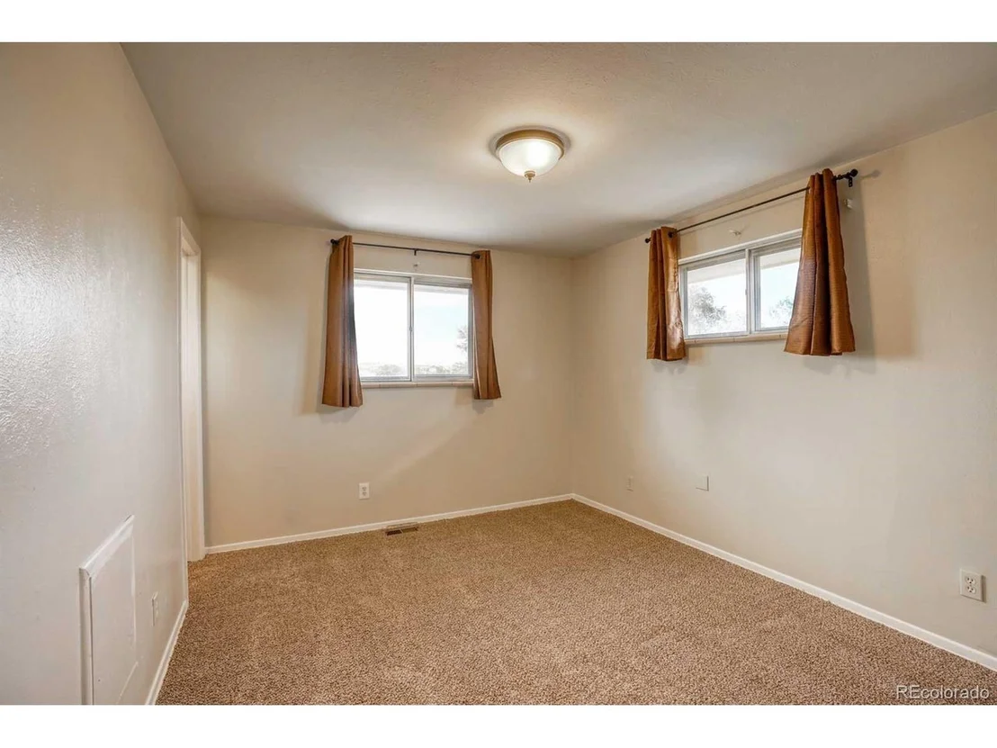 Photo of 131 Marigold Dr