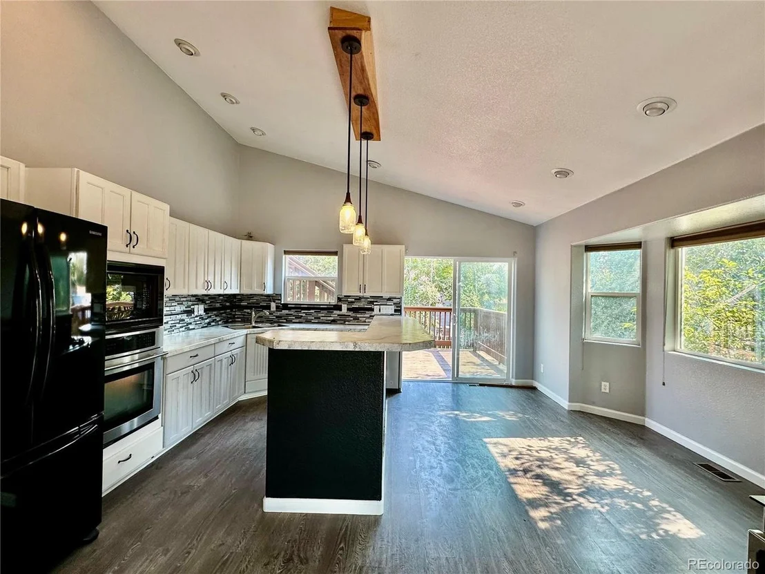 Photo of 3400 Collins Ave