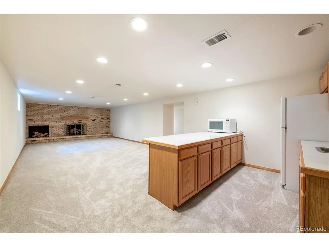 Photo of 2240 Champlain Dr