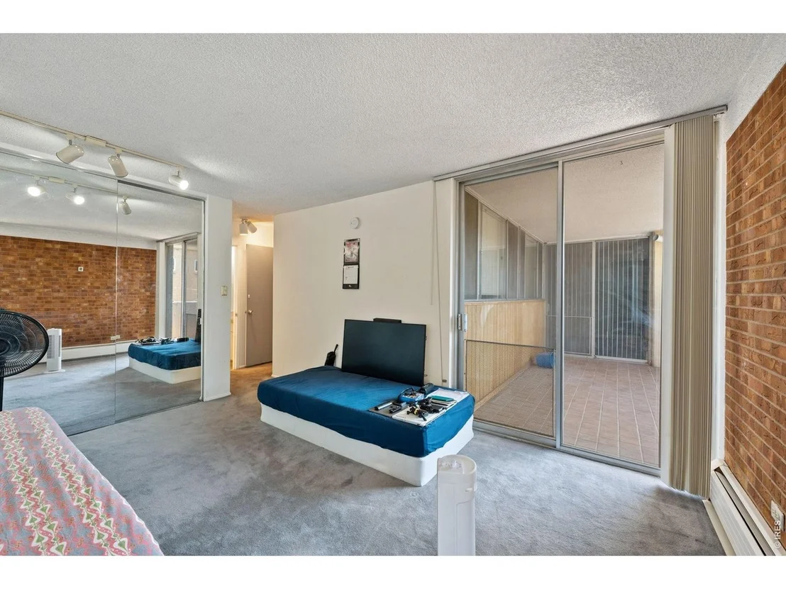 Photo of Unit 202 at 850 20th St