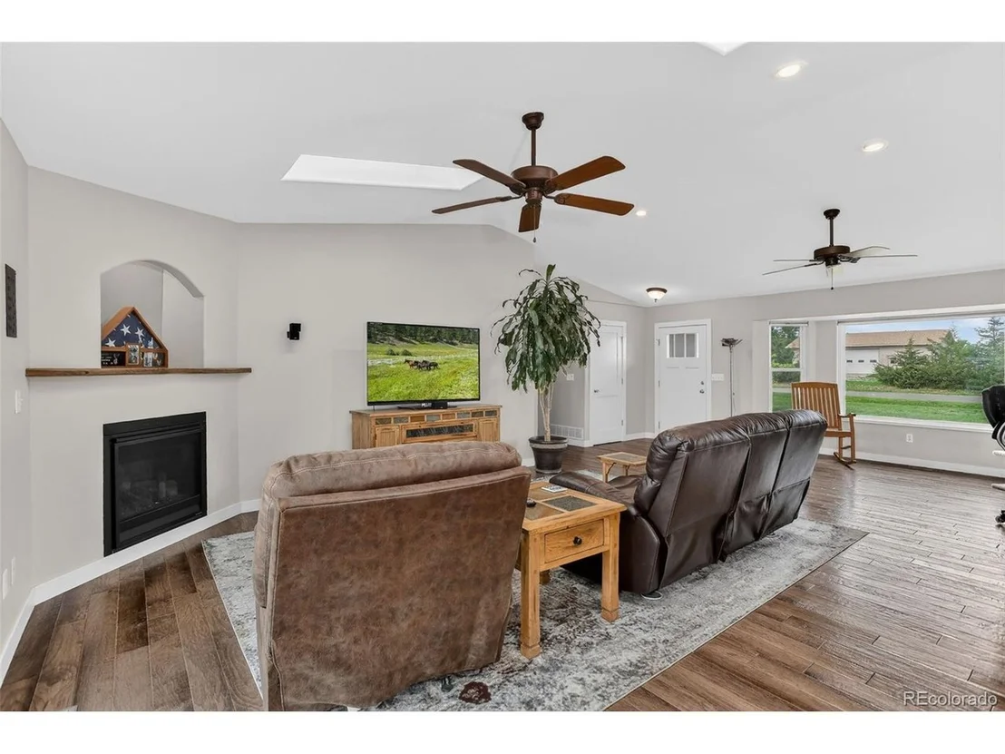 Photo of 4717 Foothills Dr