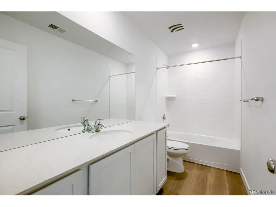 Photo of 1678 Drumming Dr