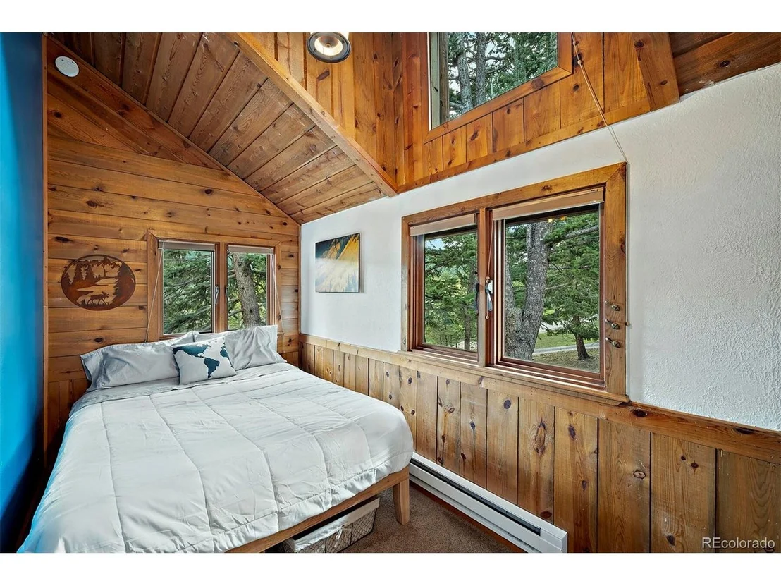 Photo of 489 Circle Dr