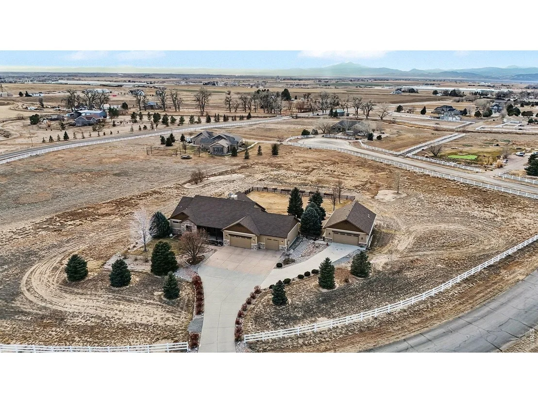 Photo of 39111 Hilltop Cir