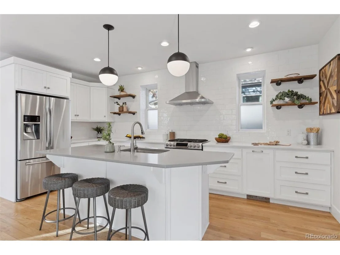 Photo of 3824 Lowell Blvd