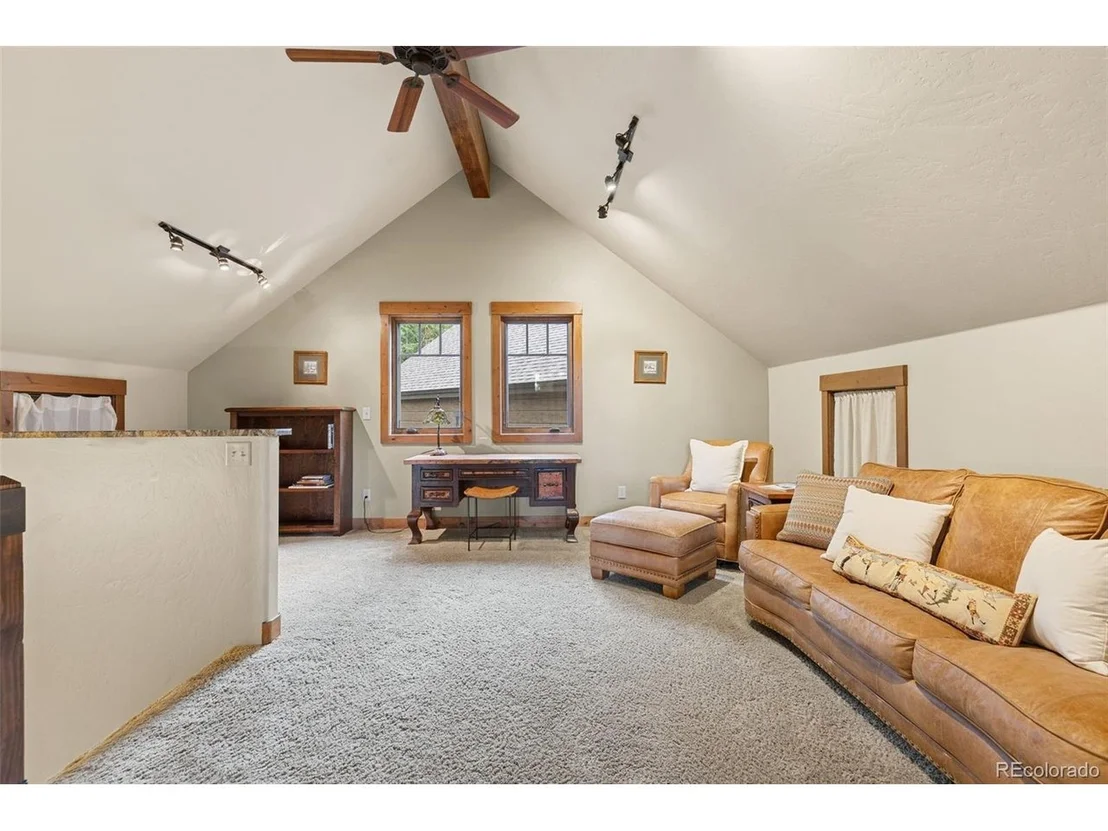 Photo of 861 High Point Dr