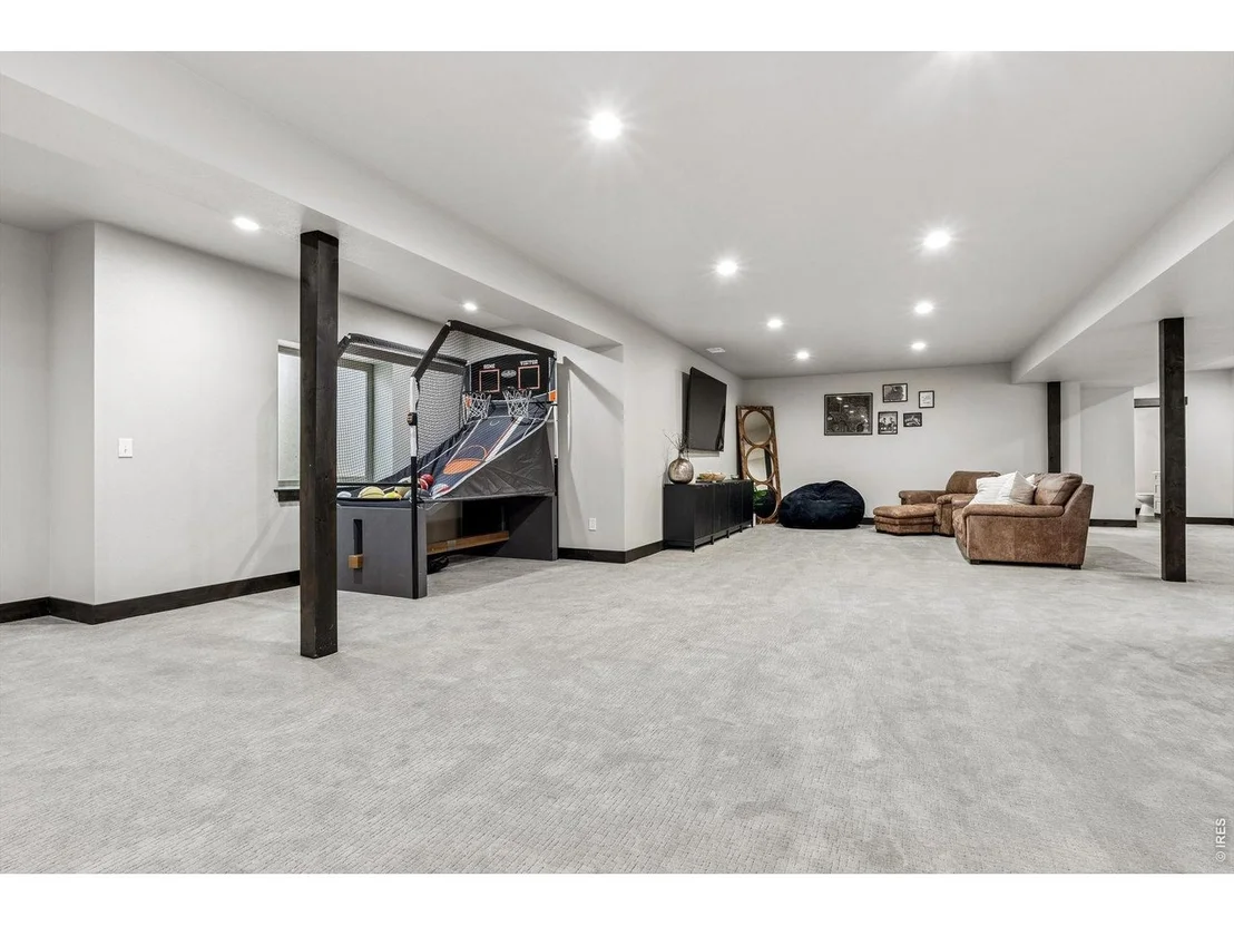 Photo of 2355 Sugarloaf Rd