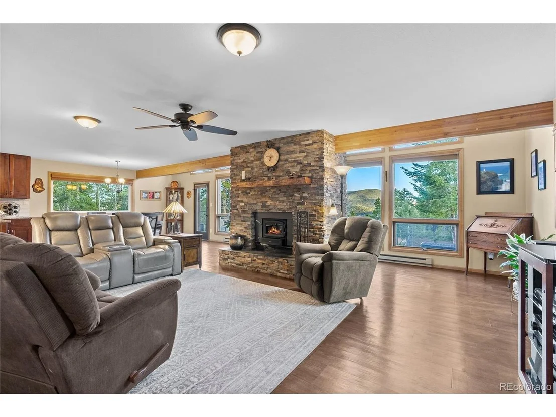 Photo of 381 Highlands Dr