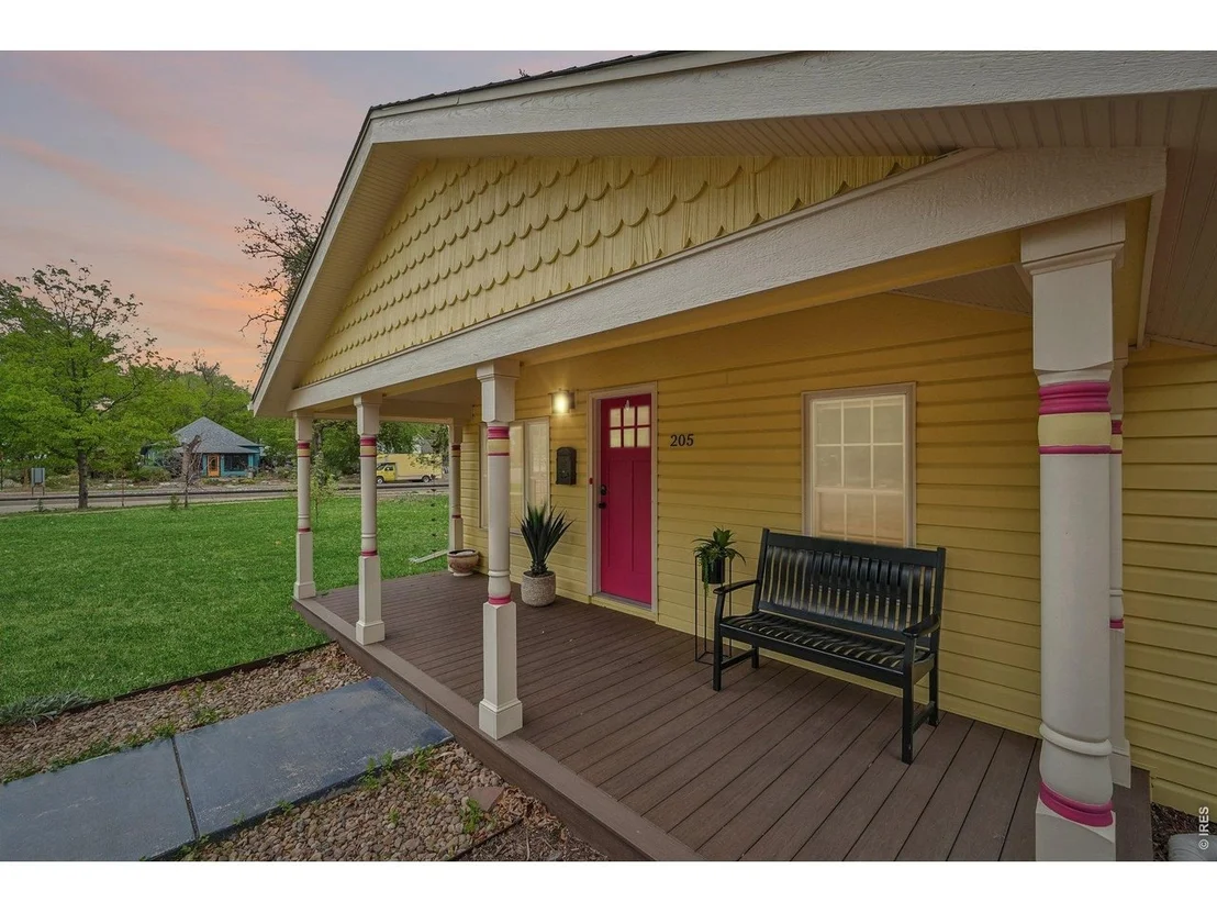 Photo of 205 5th Ave