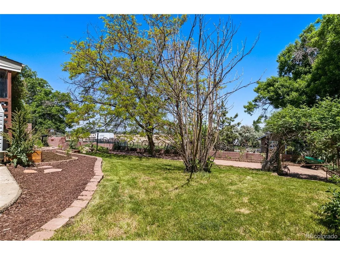 Photo of 407 W Lucerne Dr