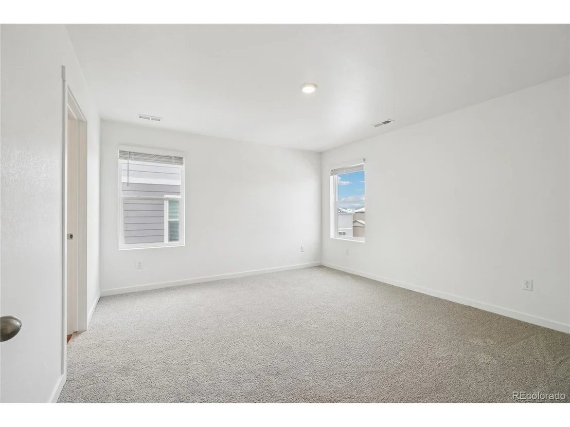 Photo of 704 Lake Emerson Rd