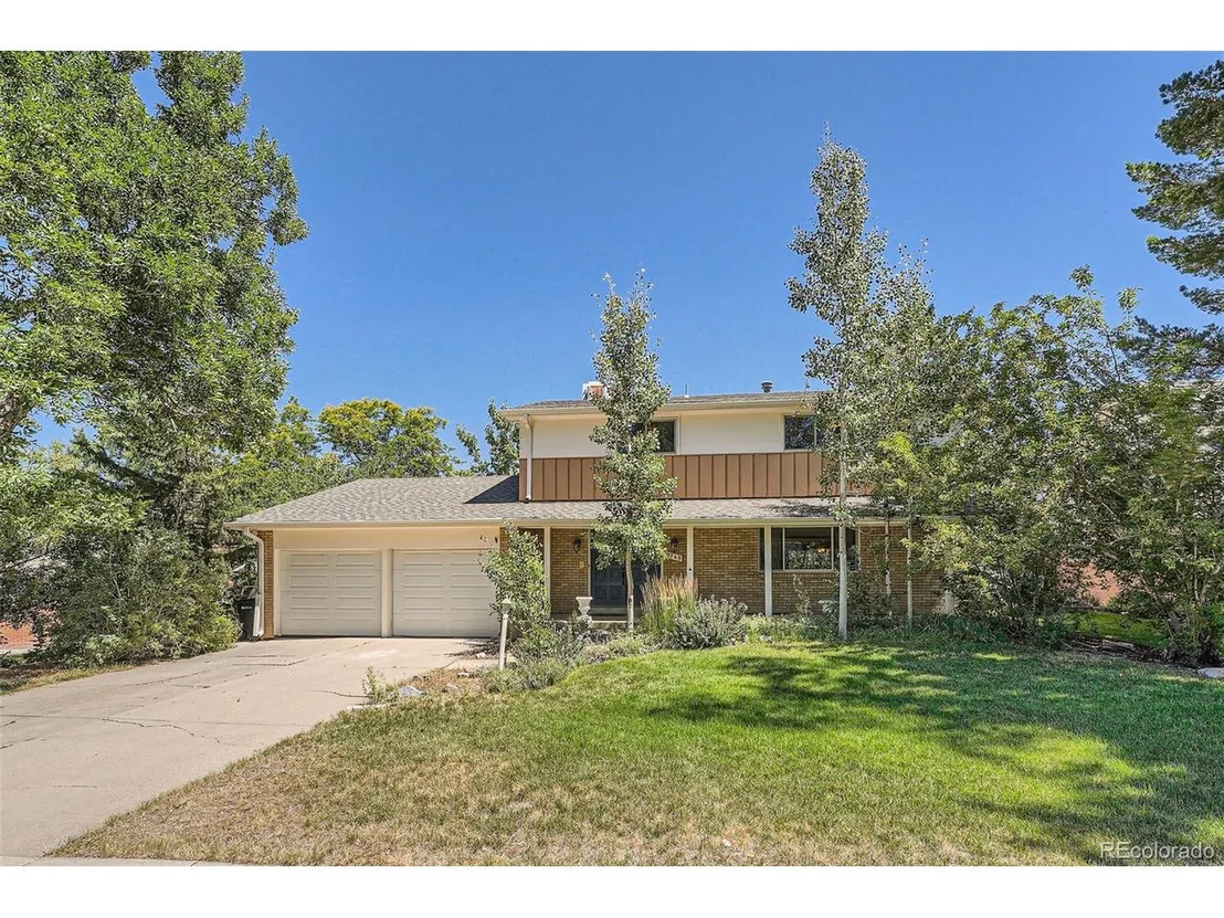 Photo of 9749 Sierra Dr