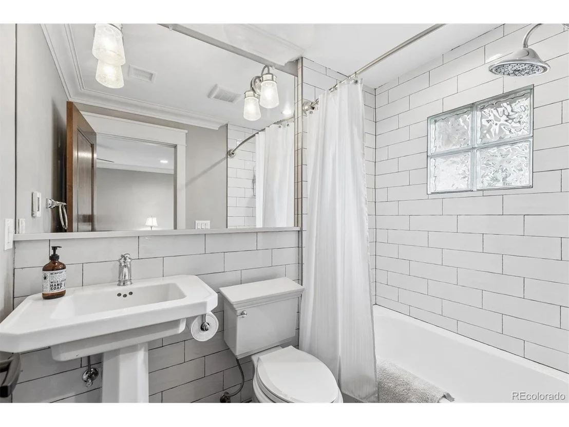 Photo of 590 Grey Squirrel Way
