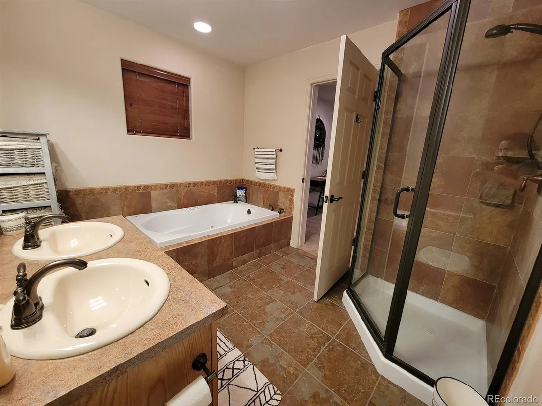 Photo of 370 Hillside Dr
