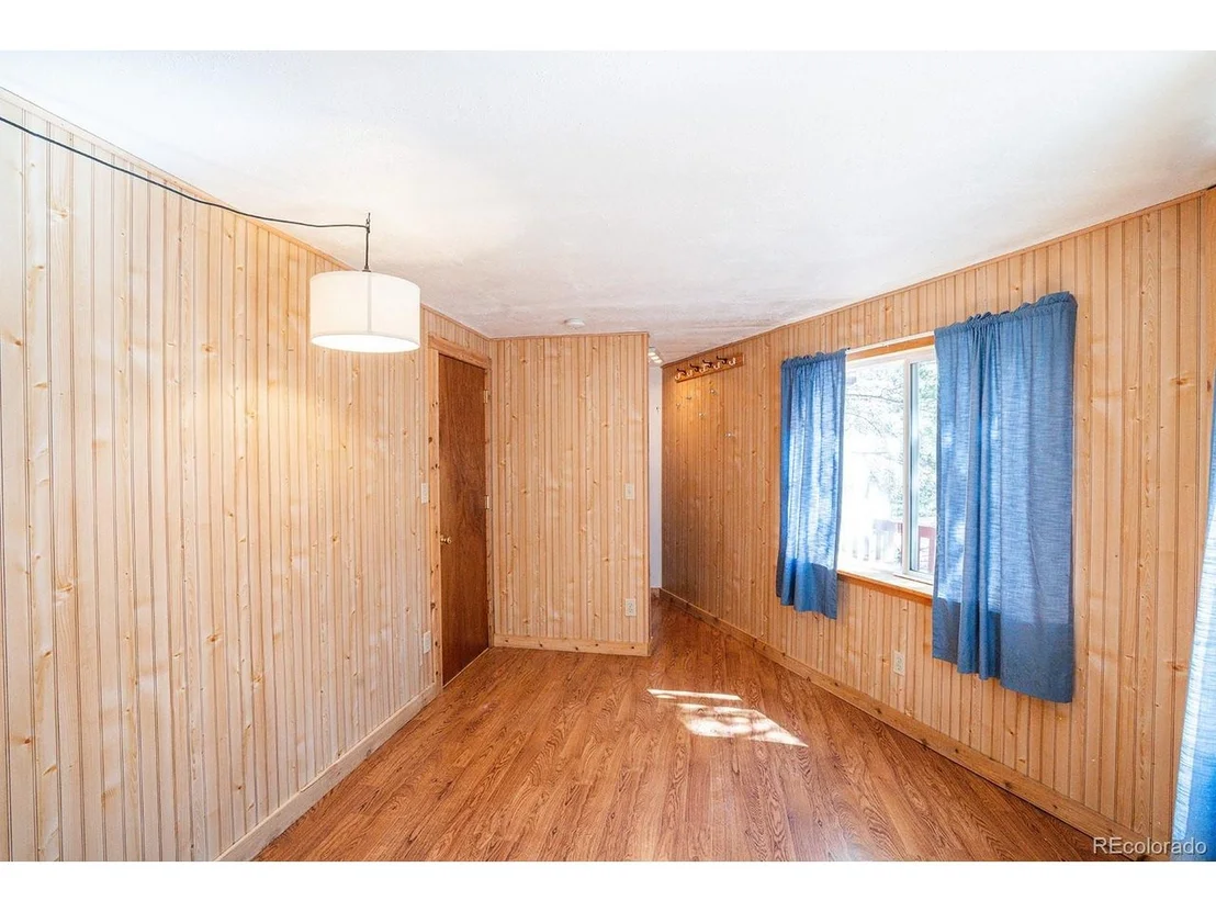 Photo of 643 Spruce Dr
