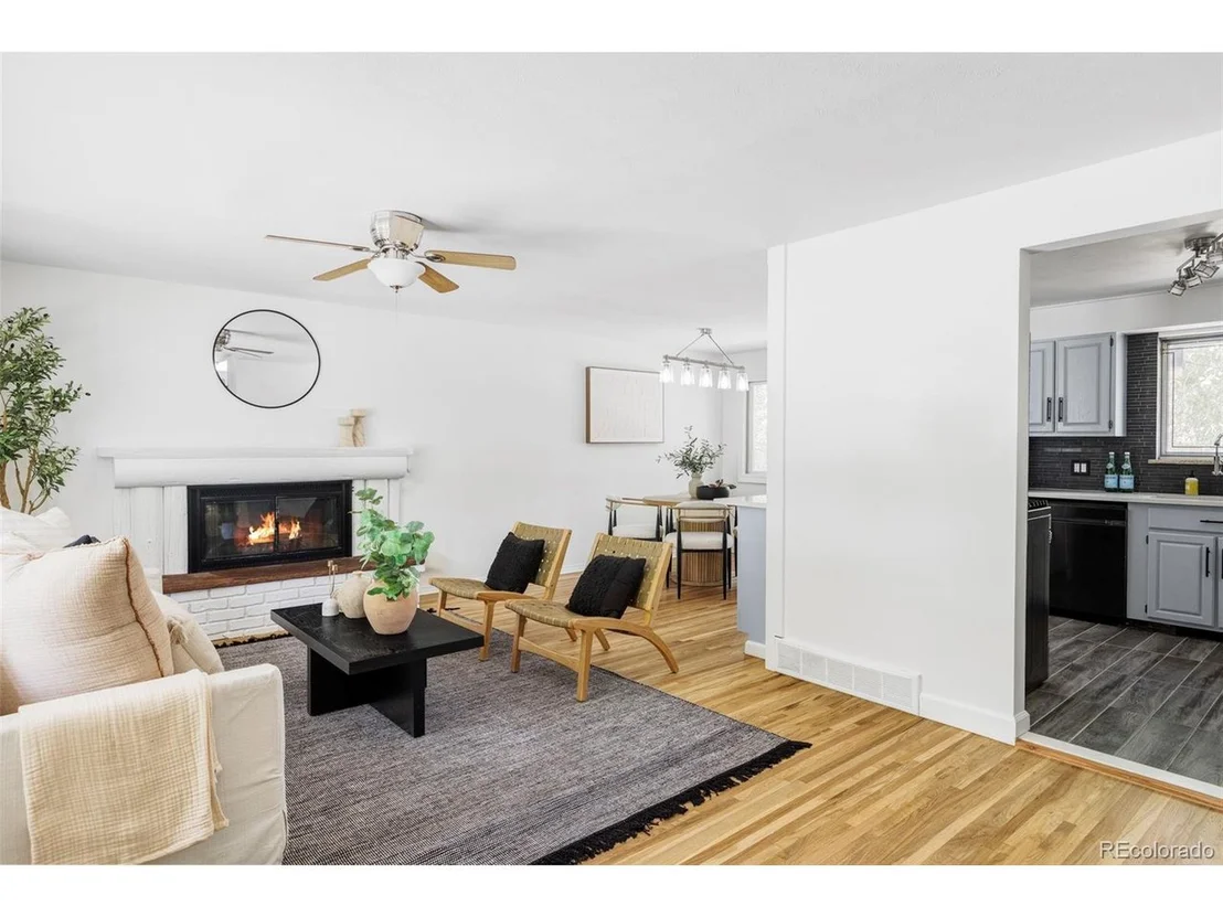 Photo of 6563 Iris St