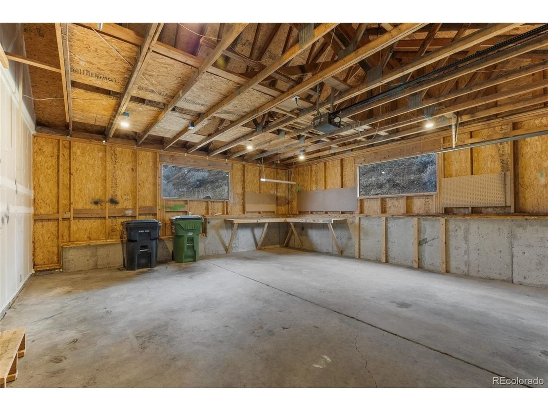 Photo of 745 N Pine Dr