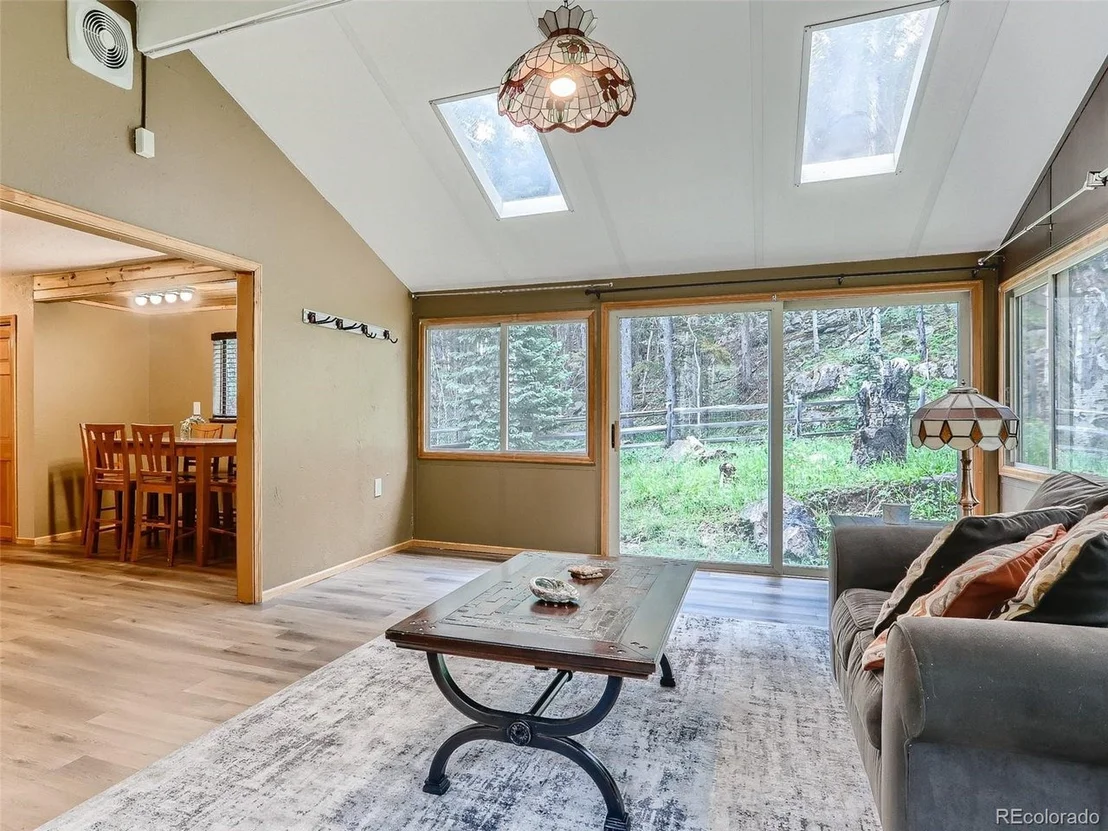 Photo of 479 Deer Rd