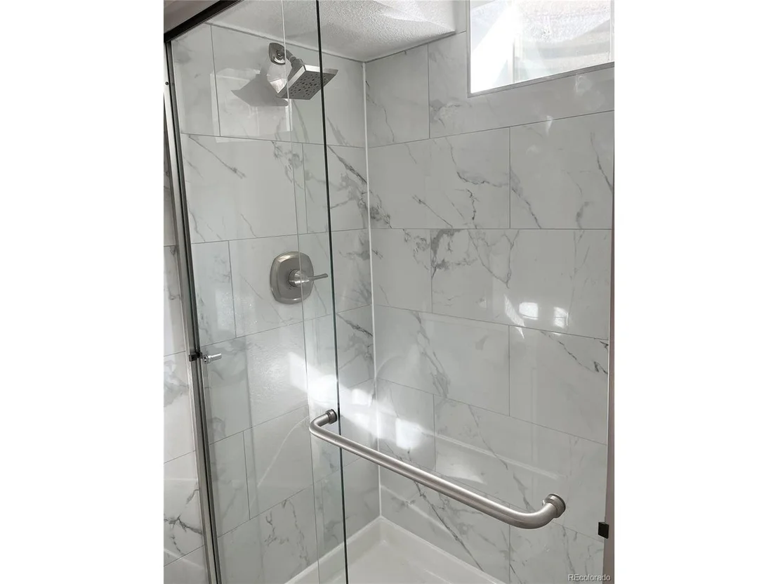 Photo of 376 Helena Cir