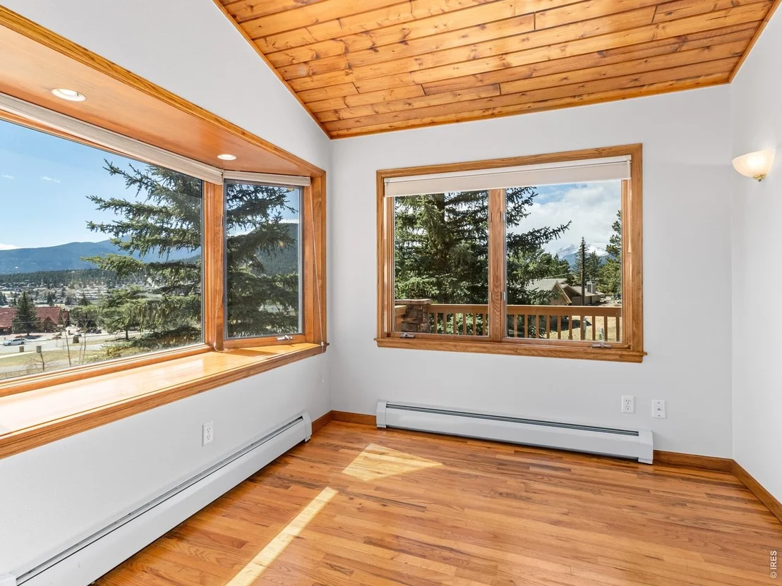 Photo of 650 Summit Dr