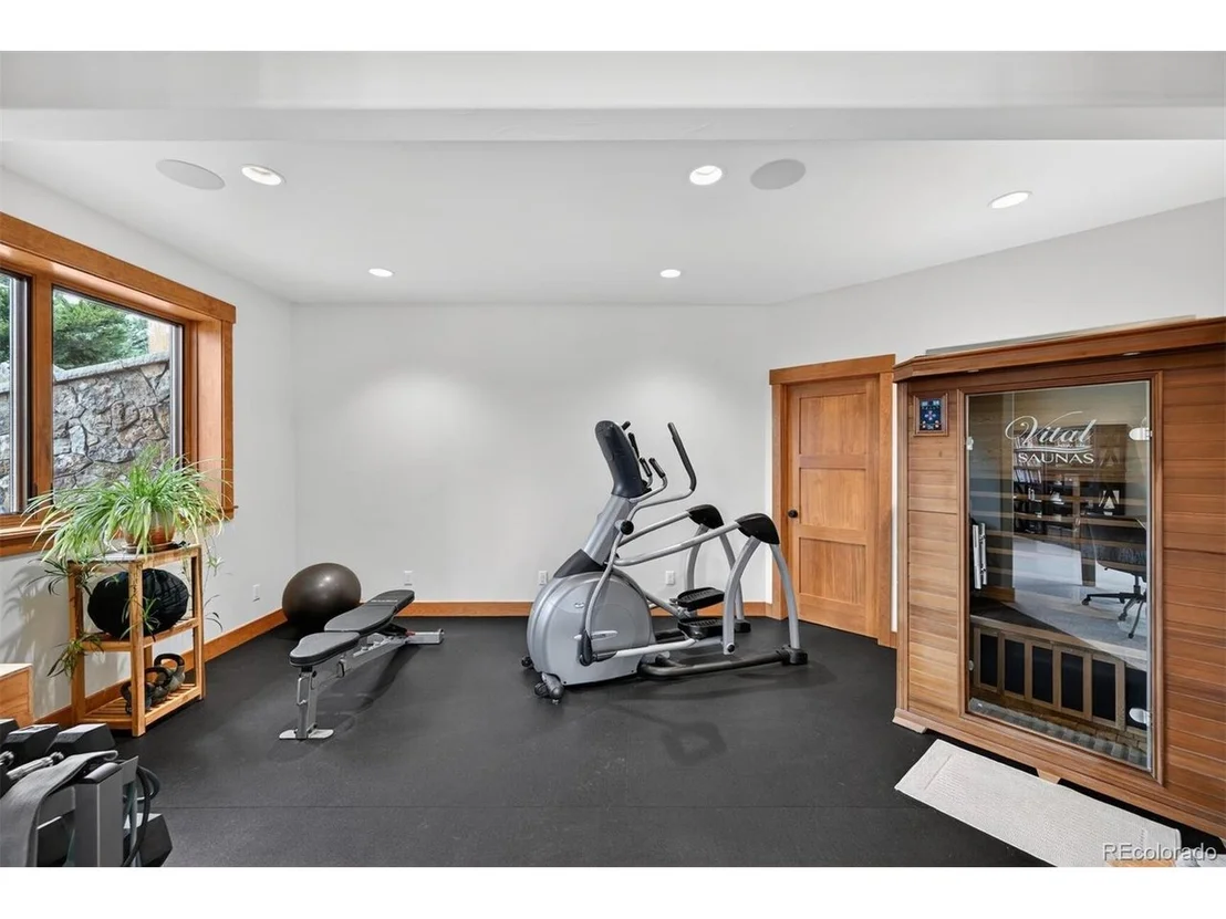 Photo of 528 W Meadow Rd